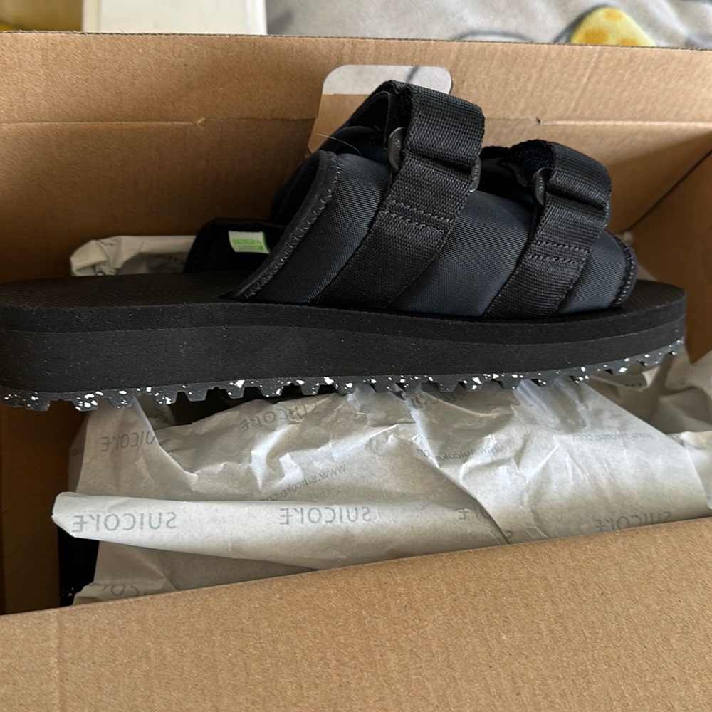 Suicoke moto cab RUNS SMALL